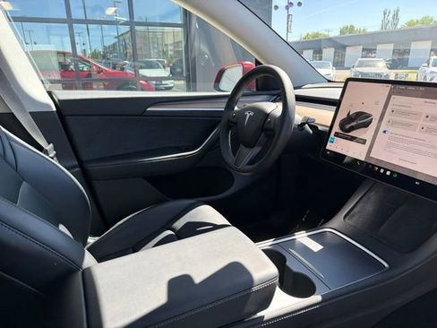 Used 2023 Tesla Model Y Long Range AWD/4WD image 11