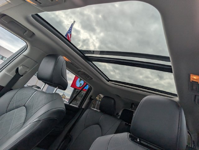 Used 2021 Toyota Highlander Platinum AWD/4WD image 22