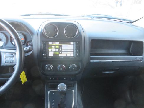 Used 2017 Jeep Patriot High Altitude image 16