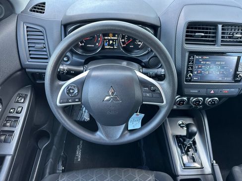 Used 2025 Mitsubishi Outlander Sport ES AWD/4WD image 13