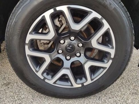 Used 2025 RAM 1500 Laramie image 23