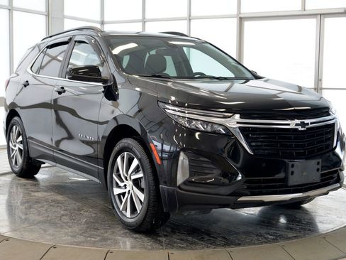 Used 2023 Chevrolet Equinox LT image 2