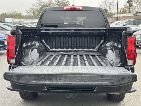 Certified 2024 Chevrolet Colorado W/T RWD image 24