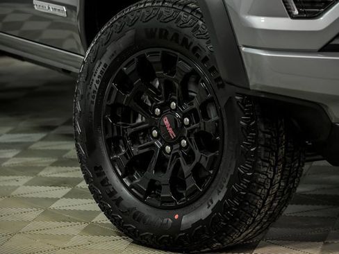 New 2026 GMC Canyon Elevation w/ Convenience Package image 3