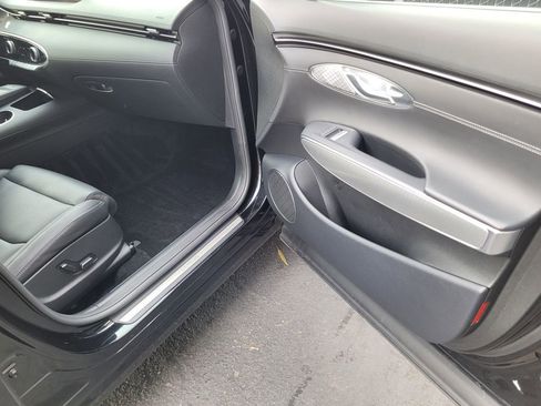 Used 2023 Genesis GV70 2.5T w/ Select Package image 34