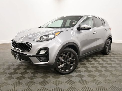 Certified 2022 Kia Sportage LX w/ LX AWD Value Edition Package image 2