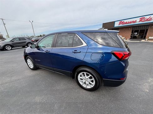 Used 2022 Chevrolet Equinox LT w/ Driver Convenience Package image 3