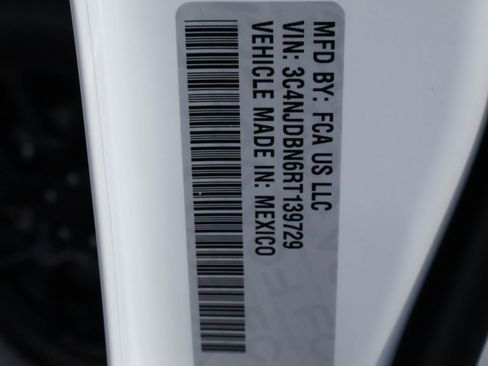 Used 2024 Jeep Compass Latitude w/ Altitude Special Edition image 19