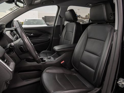 Used 2022 GMC Terrain SLT w/ Tech Package image 14