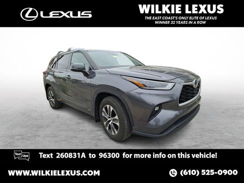 Used 2021 Toyota Highlander XLE AWD/4WD image 1