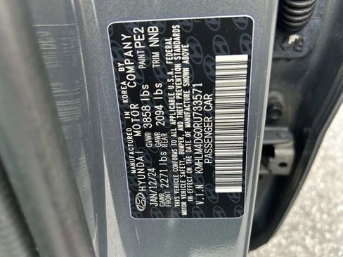 Certified 2024 Hyundai Elantra SEL FWD image 32