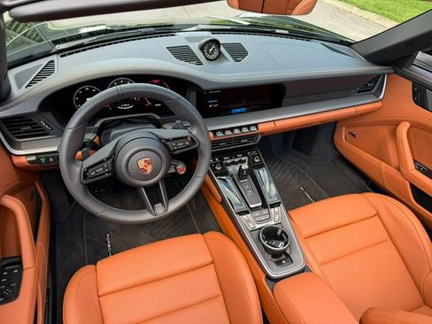 Used 2026 Porsche 911 Carrera RWD image 32