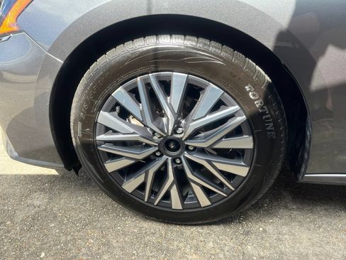 Used 2023 Nissan Altima 2.5 SV FWD image 7