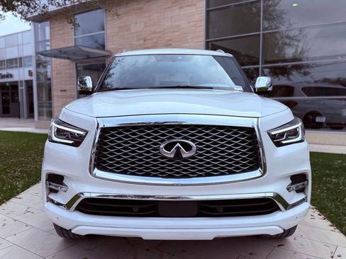 Used 2023 INFINITI QX80 Sensory w/ Cargo Package image 3