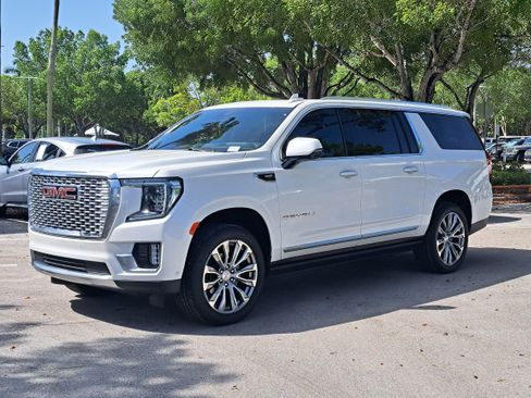 Used 2024 GMC Yukon XL Denali w/ Advanced Technology Package AWD/4WD image 1
