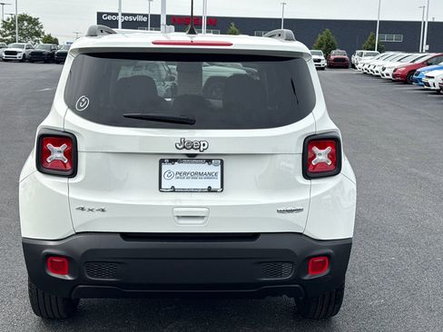 Used 2022 Jeep Renegade Latitude w/ Convenience Group AWD/4WD image 4