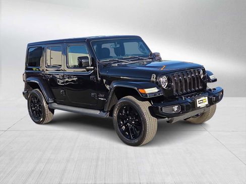 Used 2021 Jeep Wrangler Unlimited Sahara image 2