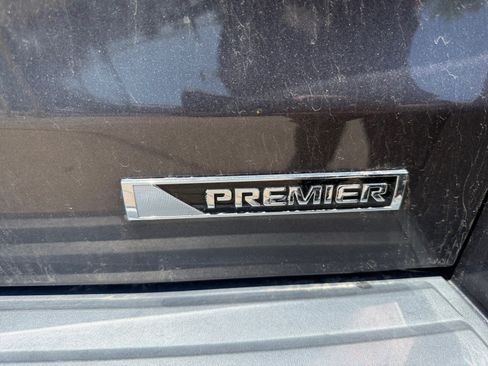 Used 2018 Chevrolet Suburban Premier AWD/4WD image 22