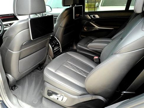 Used 2020 BMW X7 M50i image 14