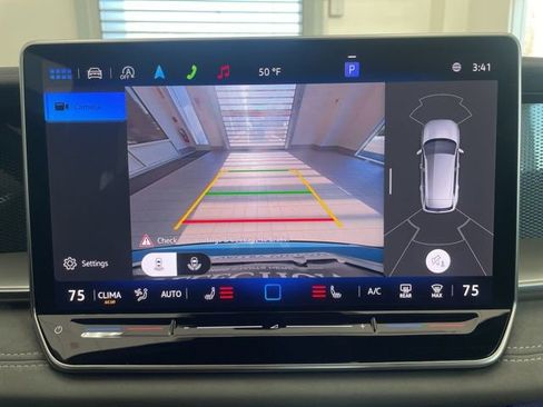 Certified 2025 Volkswagen Tiguan SE R-Line image 21