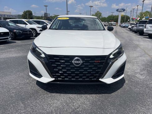 Used 2025 Nissan Altima 2.5 SR FWD image 10