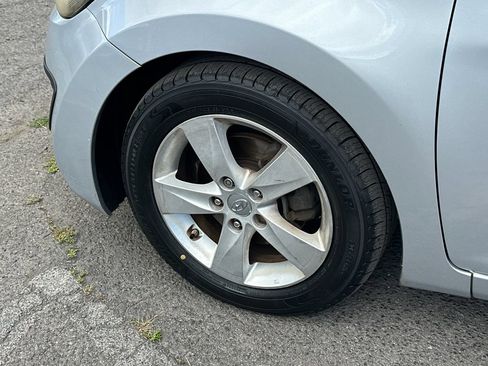Used 2012 Hyundai Elantra GLS w/ Preferred Pkg 3 FWD image 12