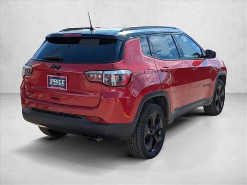Used 2018 Jeep Compass Latitude w/ Popular Equipment Group image 5