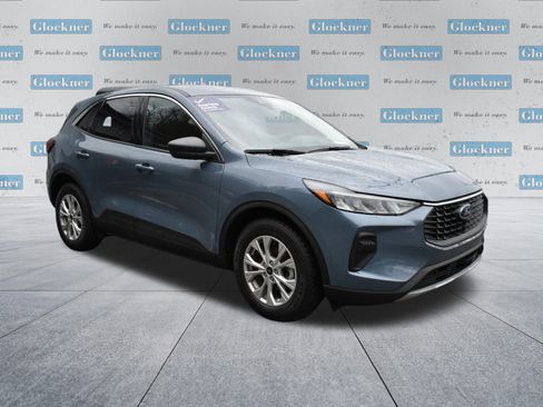 Used 2023 Ford Escape Active w/ Cold Weather Package FWD image 3