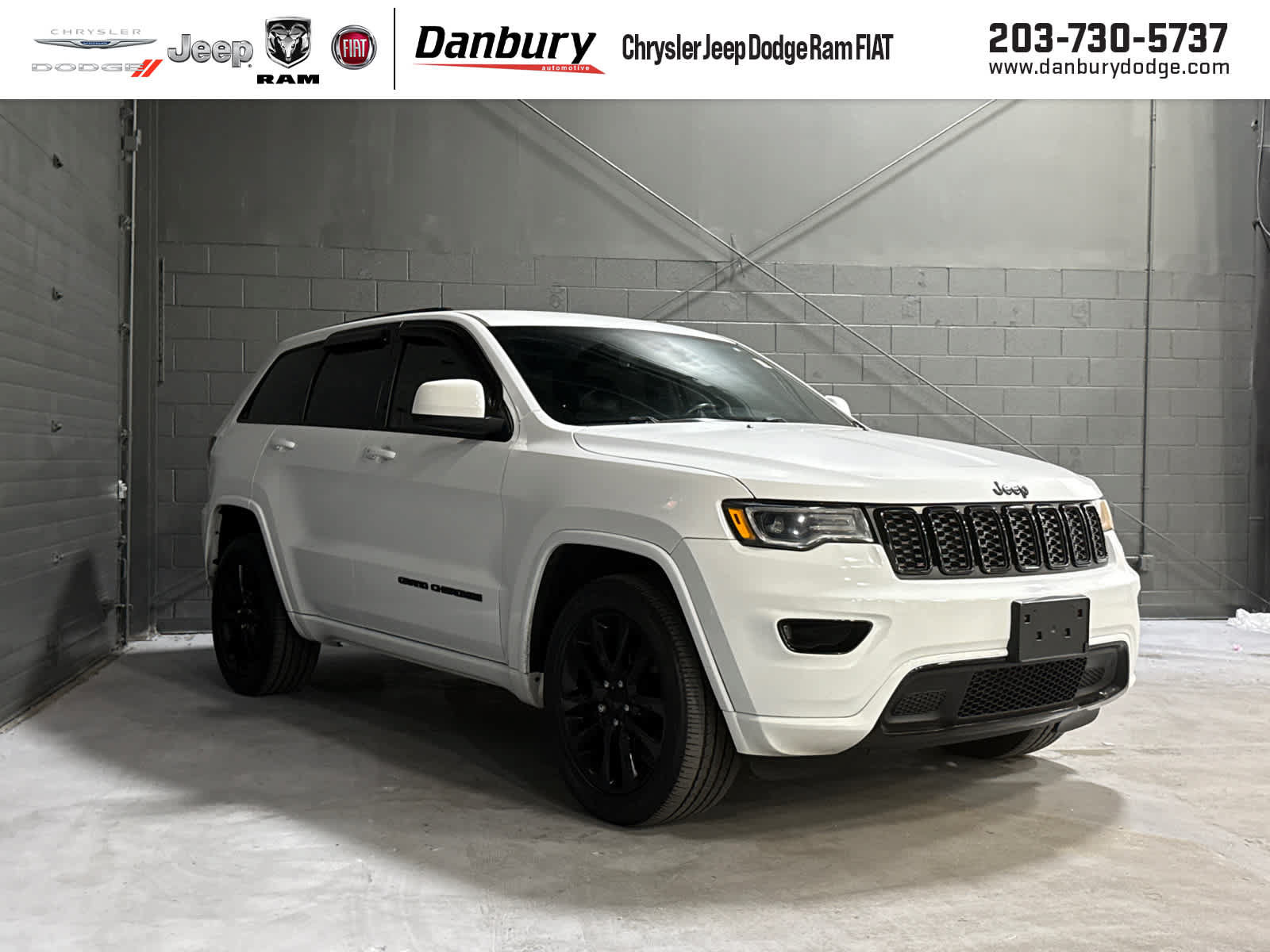 Used 2020 Jeep Grand Cherokee Altitude AWD/4WD image 1