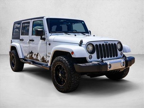 Used 2017 Jeep Wrangler Unlimited Sahara AWD/4WD image 3