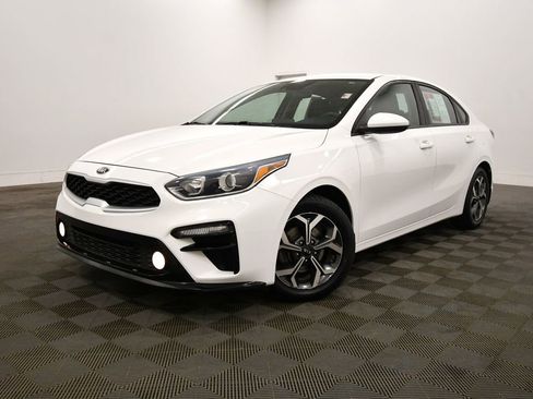 Certified 2019 Kia Forte LXS FWD image 2