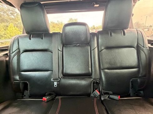 Used 2023 Jeep Wrangler Unlimited Rubicon AWD/4WD image 17