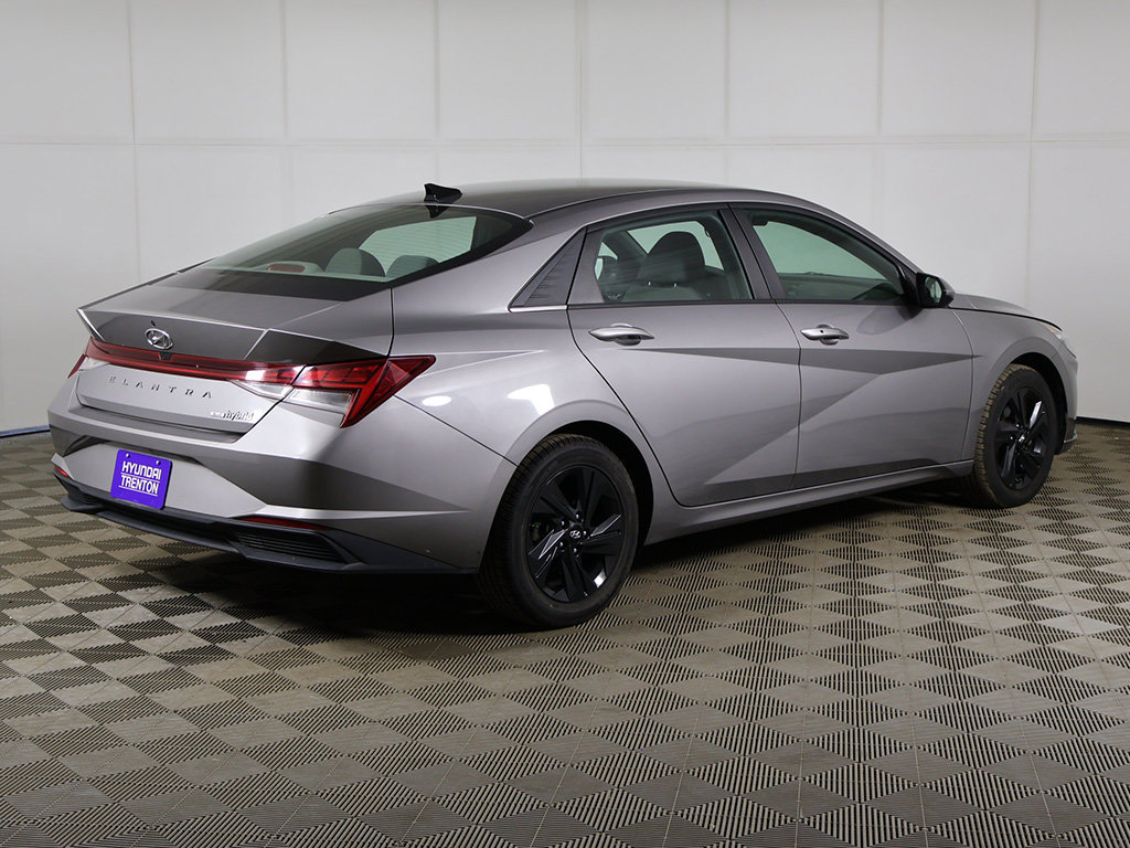 Used 2022 Hyundai Elantra Blue FWD image 10