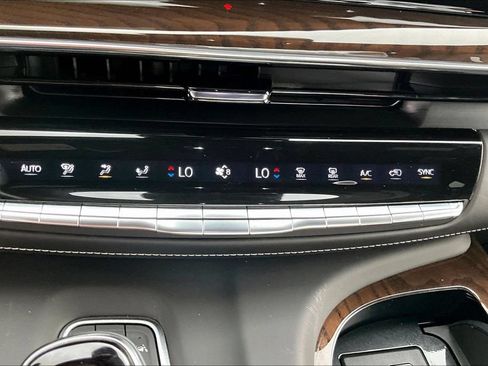 Certified 2024 Cadillac Escalade Sport Platinum w/ LPO, ONYX Package AWD/4WD image 24