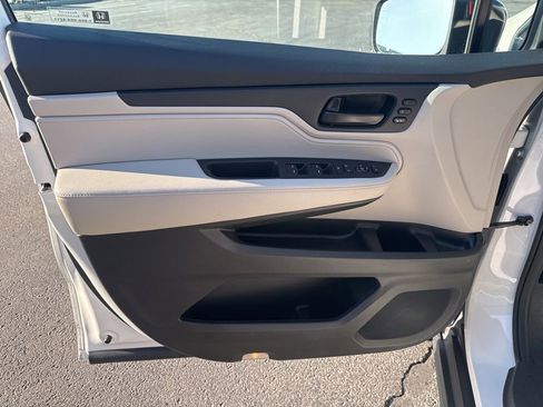 Used 2025 Honda Odyssey EX-L image 31