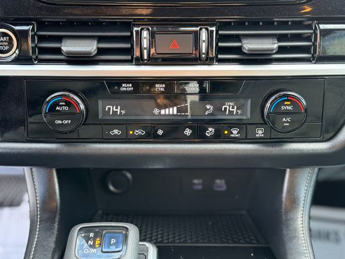 Used 2022 Nissan Pathfinder S image 16