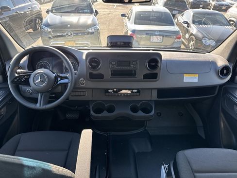 New 2025 Mercedes-Benz Sprinter 2500 image 10