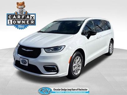 Used 2024 Chrysler Pacifica Touring-L