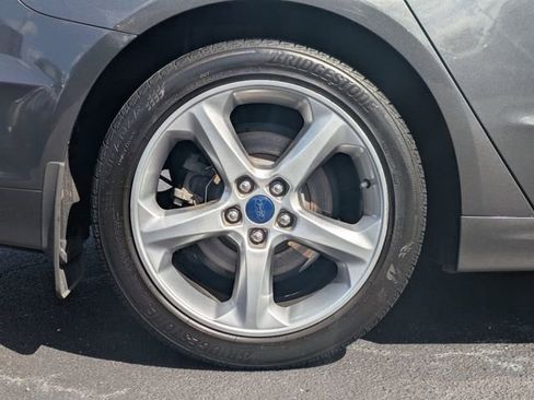Used 2016 Ford Fusion SE FWD image 11