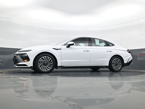 Certified 2025 Hyundai Sonata SEL image 28