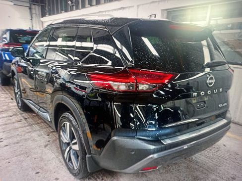 Used 2023 Nissan Rogue SL w/ SL Premium Package image 3