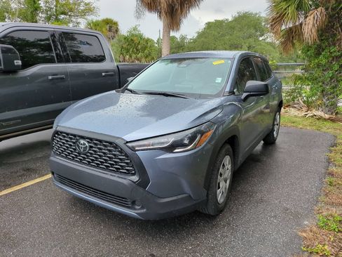 Used 2023 Toyota Corolla Cross L FWD image 3