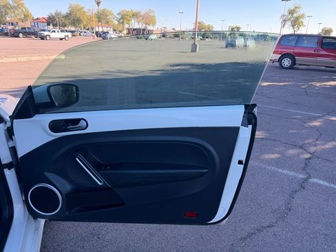 Used 2014 Volkswagen Beetle 2.5 image 17