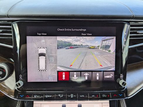 Used 2022 Jeep Grand Wagoneer Series II w/ Convenience Group III AWD/4WD image 24