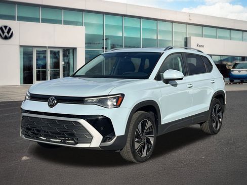 Used 2025 Volkswagen Taos SE w/ Panoramic Sunroof Package image 1