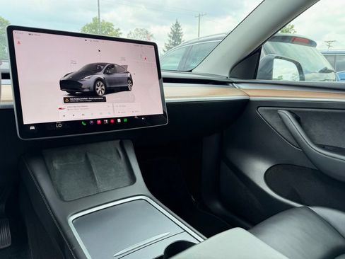 Used 2023 Tesla Model Y Long Range AWD/4WD image 36