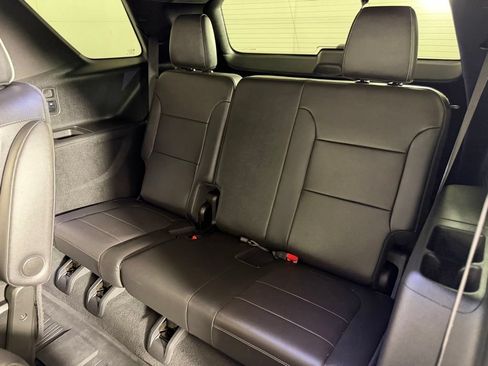 Used 2023 Chevrolet Traverse Premier AWD/4WD image 35