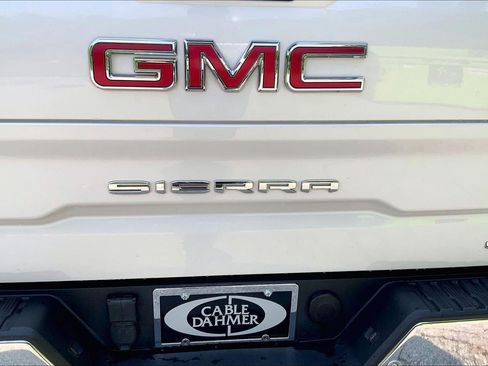 Used 2024 GMC Sierra 1500 SLT w/ SLT Premium Plus Package AWD/4WD image 31
