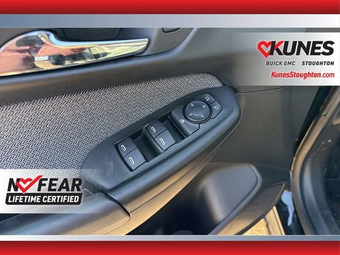 Used 2025 Chevrolet TrailBlazer LT w/ Driver Confidence Package image 20