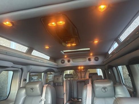 Used 2019 Ford Transit 150 148 Low Roof w/ Exterior Upgrade Package RWD image 11